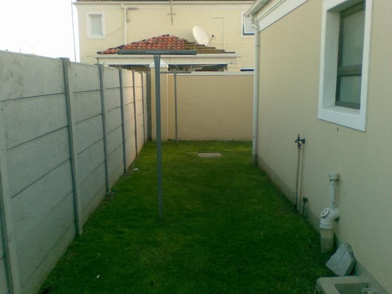To Let 2 Bedroom Property for Rent in Hagley Western Cape